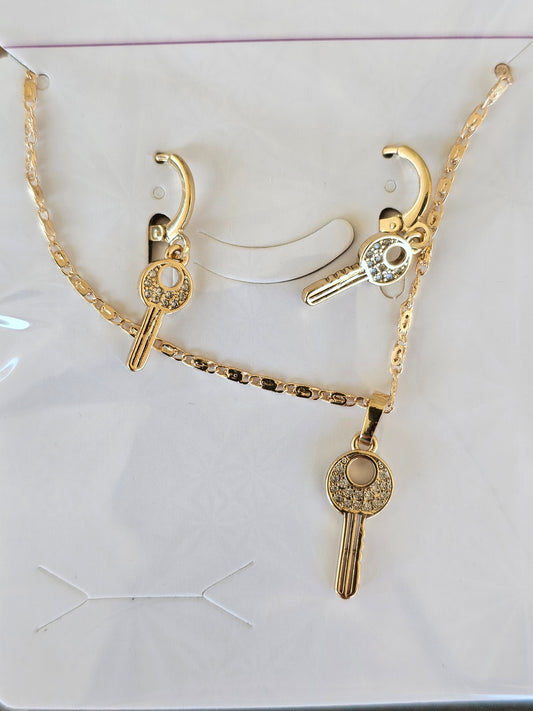 CONJUNTO CADENA DIJE Y ARETES DE MODA BAñADOS EN ORO DE 18K  EN VARIEDAD DE ESTILOS
