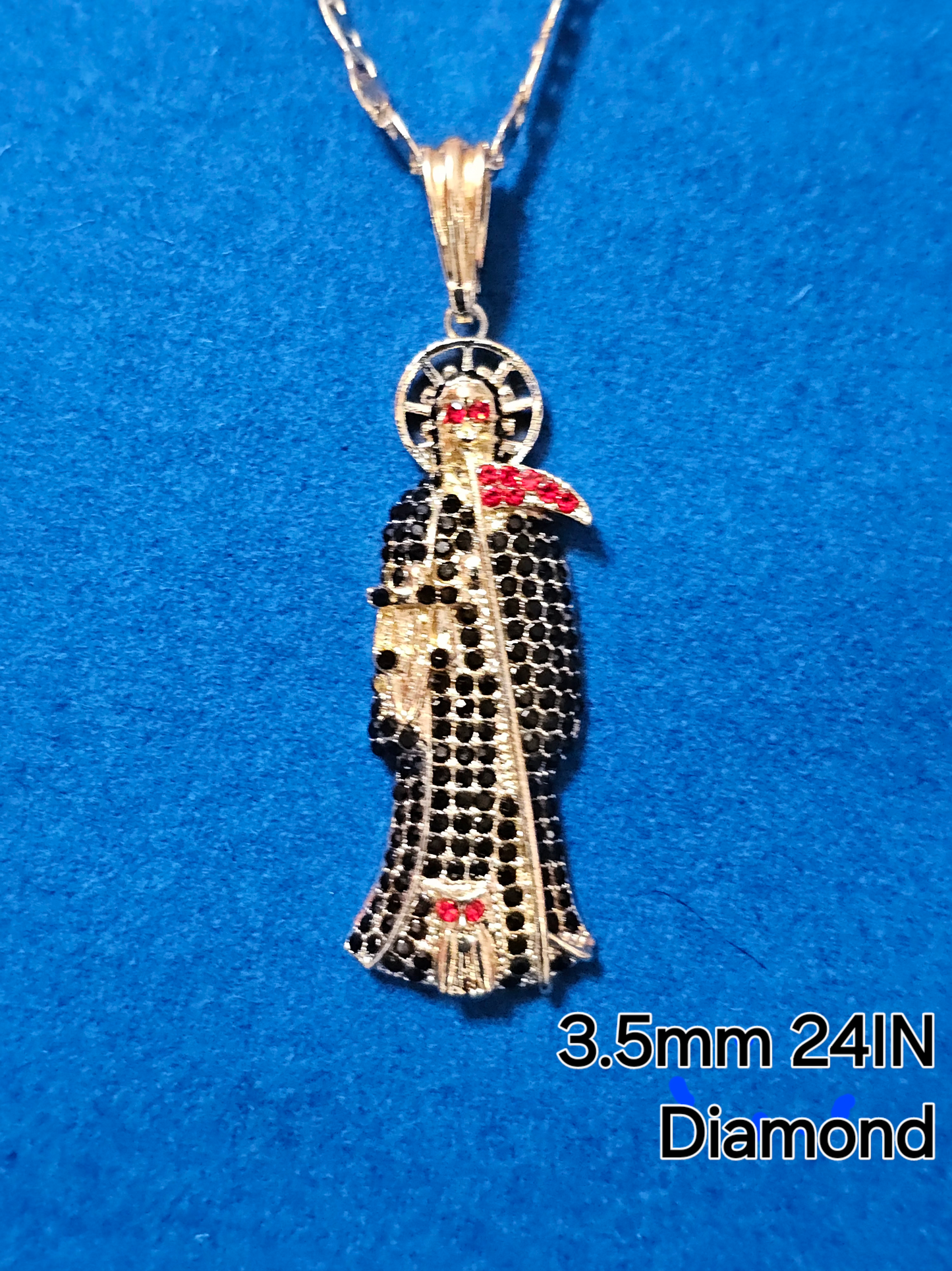 CADENA DE 3.5 MM Y 24 PULGADAS  ESTILO DIAMANTE CORTADO Y DIJE DE LA SANTA MUERTE DISPONIBLE EN 4 DIFERENTES COLORES Y AMBOS BA164ADOS EN ORO DE 14K